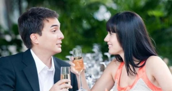 女生喜欢男生的暗示 女生喜欢男生的征兆表现