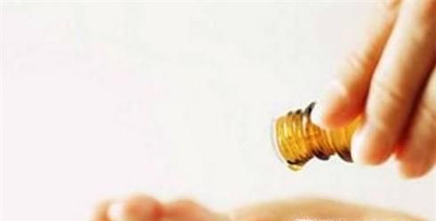 戒指卡在手指上，取下来有妙招！