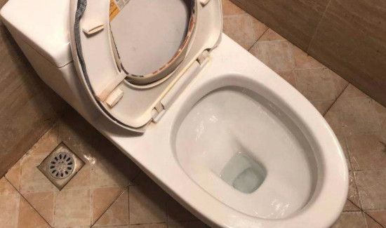 马桶坑里存水少怎么办