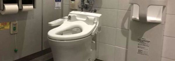 马桶坑里存水少怎么办