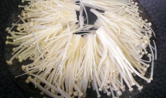 金针菇要焯水吗