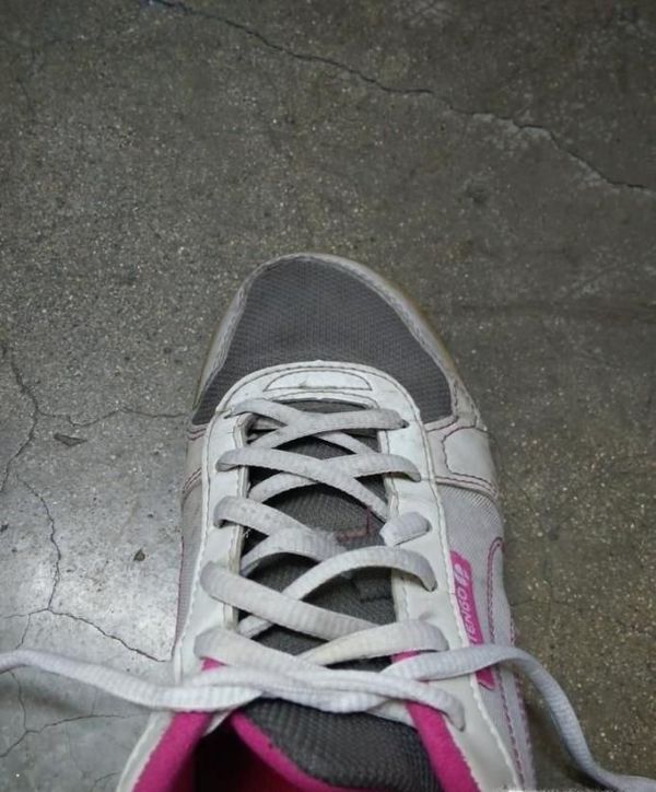 很实用的简易系鞋带法