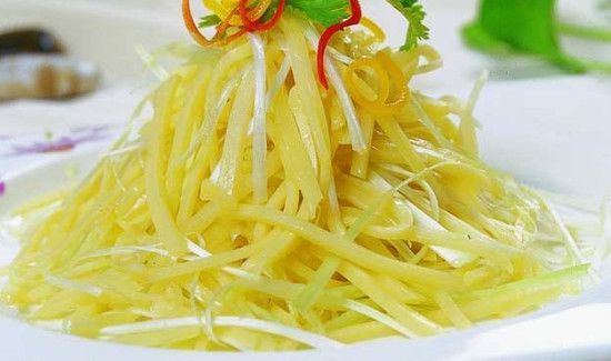 西兰花和土豆能一起吃吗