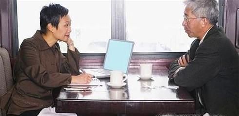 有人问：你是干什么工作的 怎么回答得体