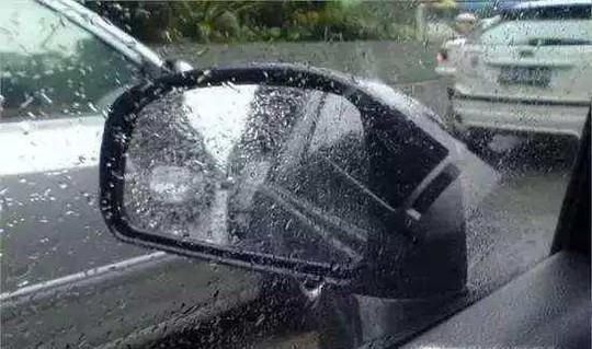 如何在下雨天考科目三