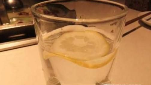 漂衣服漂黄了怎么办