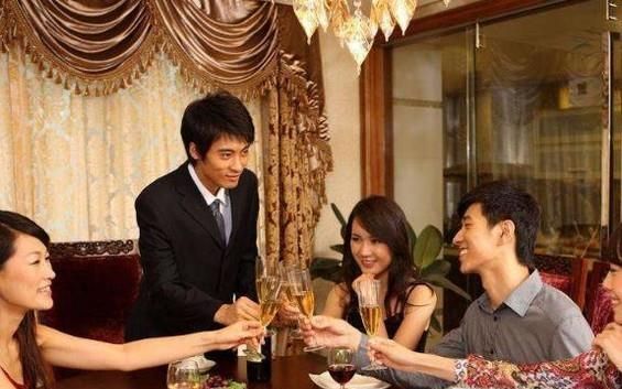 如何拍好室内聚会照片