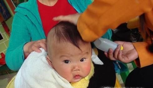 如何给婴儿剃头发