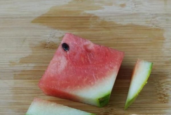 西瓜的2种简单切法,不仅快还好看