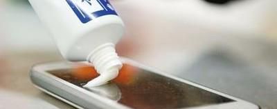 如何处理手机屏幕的划痕