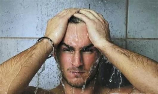 哪些人群不能洗冷水澡？夏季如何健康洗冷水澡？