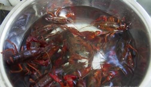 吃小龙虾有哪些注意事项？哪些人群不能吃小龙虾