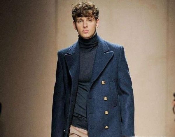 想成为一名模特该怎么去做 ？