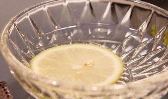 摸了海鲜怎么洗手