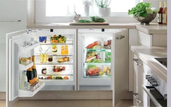 冰箱冷藏室漏水的原因？