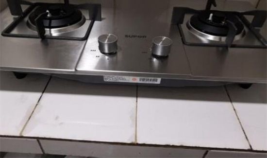 煤气灶烧一会自动熄火怎么解决