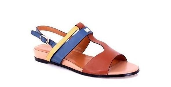 开车不能穿什么鞋