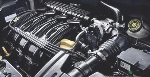 汽车进气系统由哪些部分组成？