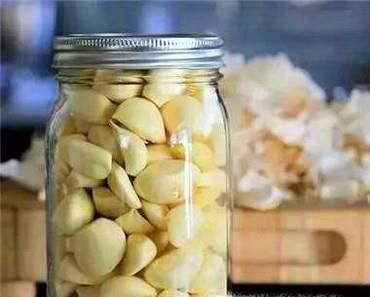 白酒泡大蒜的功效