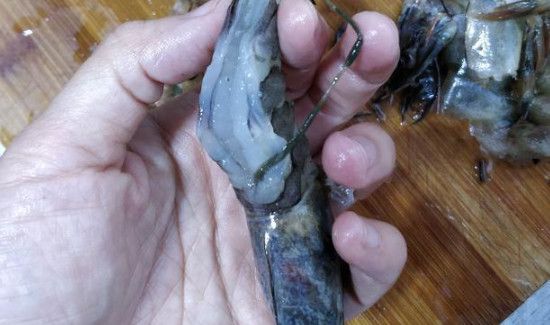 怎么剥生虾