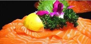 如何区别真假三文鱼（假的三文鱼是虹鳟鱼！）