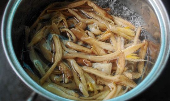 干黄花菜泡多久就不能吃了