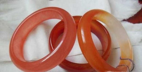 金丝玉手镯鉴别方法