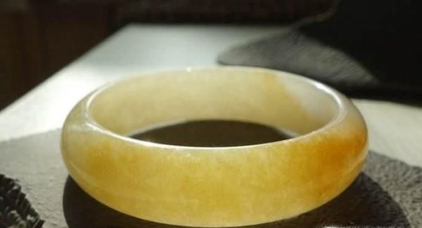 金丝玉手镯鉴别方法