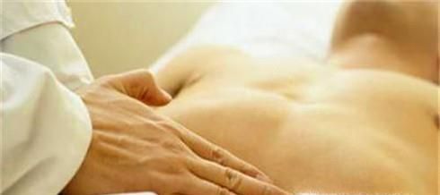 为什么舌苔会白厚？舌苔白厚是什么原因引起的