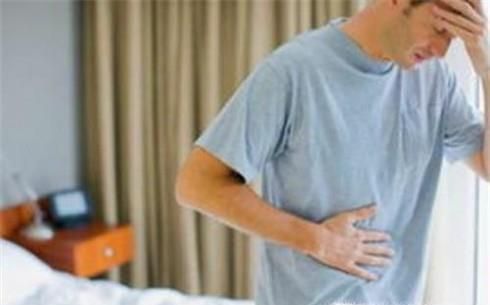 为什么舌苔会白厚？舌苔白厚是什么原因引起的