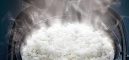 电饭锅煮饭粘锅底怎么办