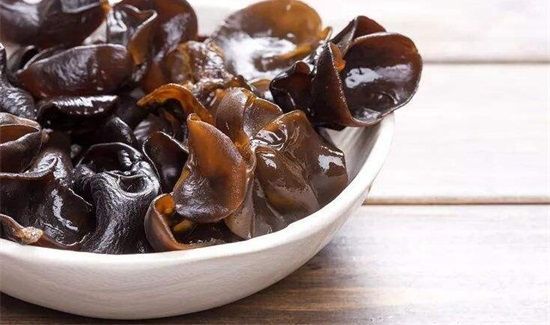 煮熟的隔夜木耳有毒吗