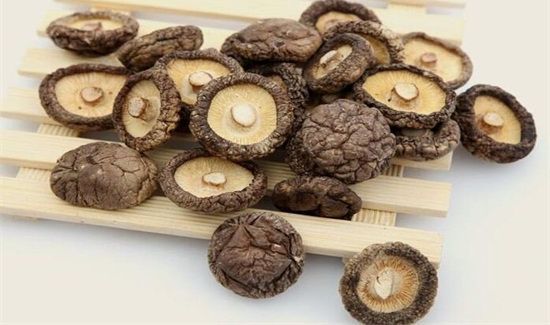 香菇泡多久就不能吃了