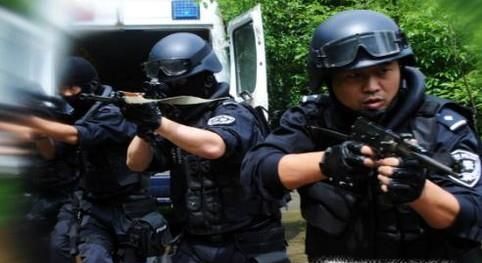 当警察的几个途径？