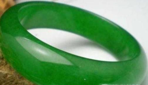 如何挑选购买玉镯子？