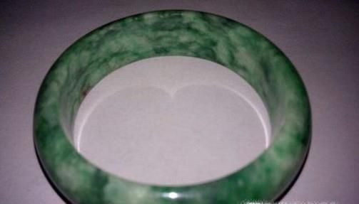 如何挑选购买玉镯子？