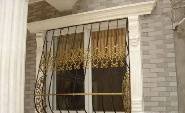 有防盗网怎么装空调