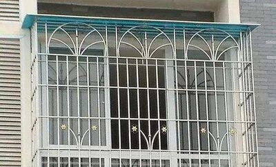 有防盗网怎么装空调