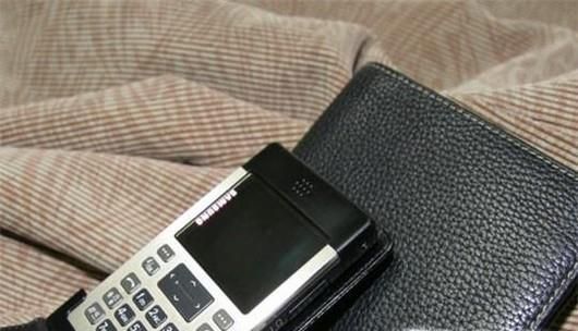 夏日如何防止孩子被困车内发生危险？