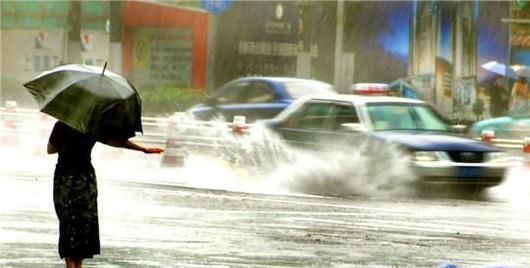 突遇暴雨天气怎么办？暴雨天气出行要注意什么？