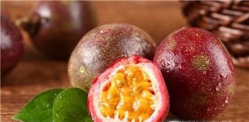 如何挑选、处理、食用百香果