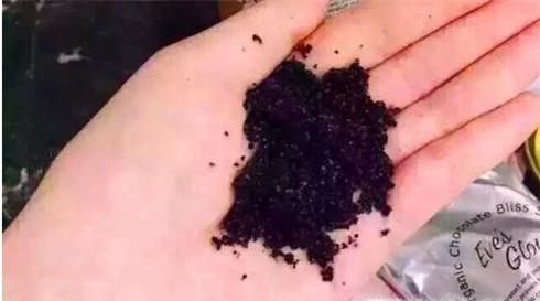 如何护理脚部，让脚部皮肤变得嫩滑？