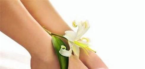 如何护理脚部，让脚部皮肤变得嫩滑？