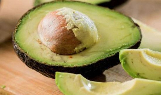 牛油果如何判断是否熟了