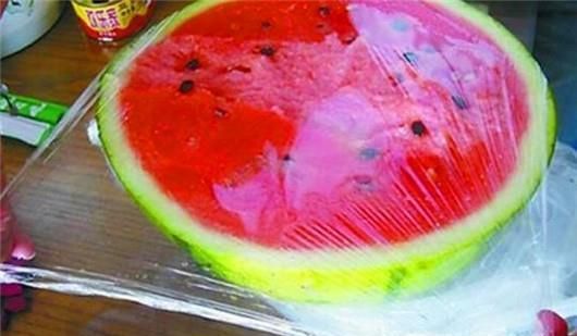 夏季怎样吃西瓜才健康?这样吃瓜远离小肠坏死!