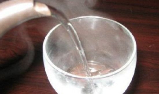 浴缸堵了但还缓慢下水
