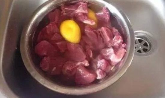 生肉用水龙头直接冲洗可以吗