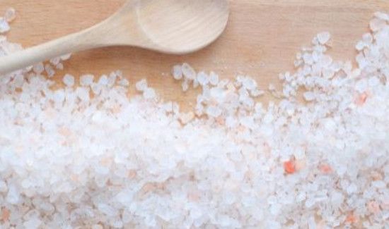 如何清理灶台上的污渍