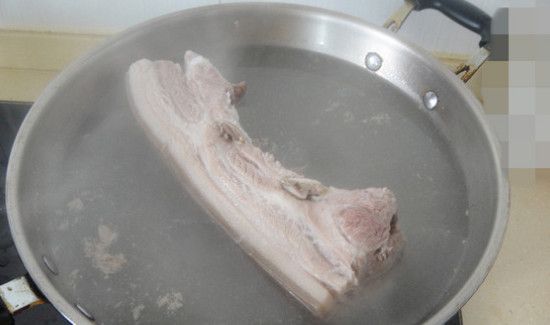 炒肉前要不要焯水