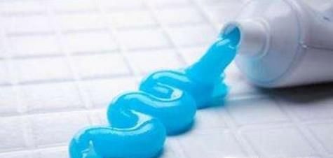 被蜜蜂蛰了的快速处理方式